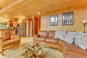 'Grizzly Tower' Packwood Cabin m / Forest Views! - Image 5