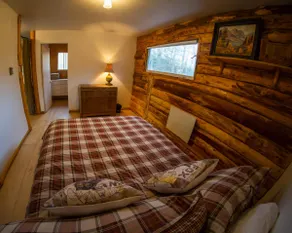 Cozy Lake Access Loj + Hot Tub & Fire Pit - Image 3