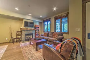 Central Mammoth Lakes Byhus med privat boblebad - Image 3
