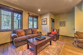 Central Mammoth Lakes Byhus med privat boblebad - Image 5