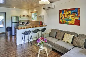 Inviting 3 Bedroom House 2min Walk to the Beach - Image 5