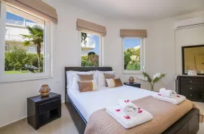 Villa Elina Luxury Residence - Image 3
