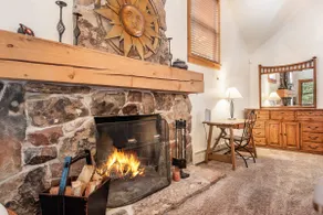 Fox Hollow- King bed, Hot Tub, Guest House, Wood fireplace - Image 5