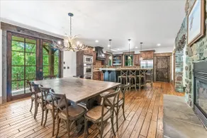 HIDDEN MOUNTAIN LUXURY LODGE, CLOSE TO SKI RUNS, HOT TUB, THEATER, SALOON - Image 4