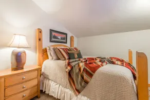 Creekside Cabin- On the Stream, Hot Tub, Fireplace, Short Walk to Resort - Image 5