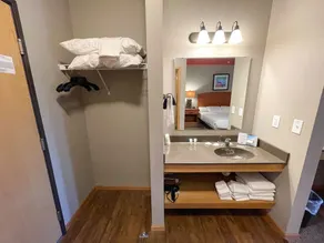King Hotel Room @ Spring Brook Resort - Image 5