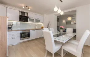 Amazing Home In Nadin - Image 3