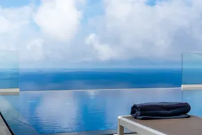 Cliff Top Villa, Magnificent Seaview | Aquarela - Image 5