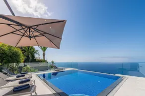 Cliff Top Villa, Magnificent Seaview | Aquarela - Image 4