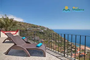 Med udsigt over Calheta Beach, kvalitet privat villa, opvarmet pool | Casa Do Julio - Image 3
