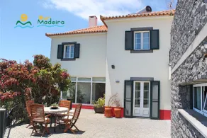 Med udsigt over Calheta Beach, kvalitet privat villa, opvarmet pool | Casa Do Julio - Image 4