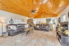 Waterfront Beaver Lake House w/ Deck & Fire Pit! - Image 5