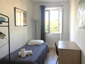 Sunny 1 Bedroom Rue Commandant André - Image 4