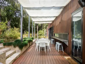 Sophie's Vineyard - Sprawling Scenery With Pool - Image 4