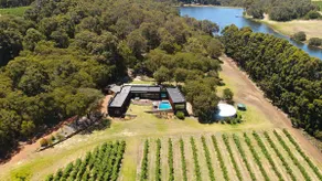 Sophie's Vineyard - Sprawling Scenery With Pool - Image 5