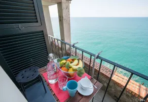 Il Baluardo Sea View Apartment on the Cliff - Image 2