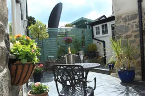 Ginentonic Cottage - Image 3