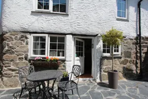 Ginentonic Cottage - Image 2
