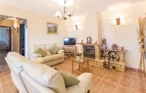 3 Bedroom Awesome Home In Corumbela - Image 2