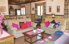 Beautiful Home In Montefrio - Image 3