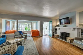 Steps to Avalon Bay: Sunny Catalina Island Home! - Image 4