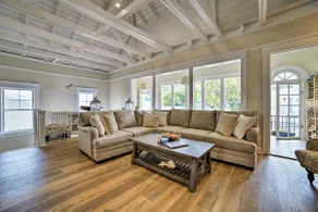 Charming Renovated Avalon Townhome, Walk to Beach! - Image 4