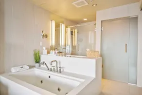 Amazing Views, beach condo, great resort amenities - Image 3