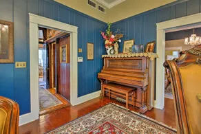 Historic Huntington Home w/ Pond & Flower Gardens! - Image 4