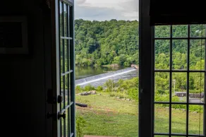 River View Downtown Private Historic Apt! - Image 3