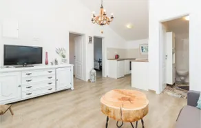 Four-Bedroom Holiday Home In Zdrelac - Image 2