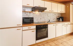 Apartment in a quiet location - Image 3