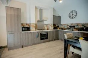 Maison privée de luxe. Entièrement rénové en novembre 2017. Capacité d'accueil jusqu'à 7 central Wirral - Image 2