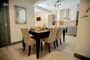 Maison privée de luxe. Entièrement rénové en novembre 2017. Capacité d'accueil jusqu'à 7 central Wirral - Image 4
