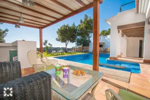Villa Waterfront by Abahana Villas - Image 4