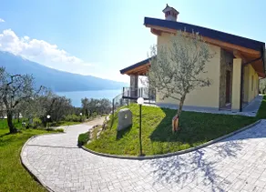 Villa Vagne 2A Holideal Lake view Apartment - Image 3