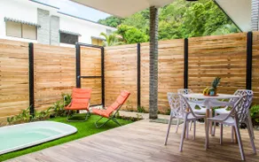 Two bedroom loft. Central. Short Walk to Beach! - Image 2