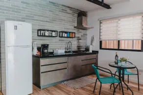 Two bedroom loft. Central. Short Walk to Beach! - Image 5