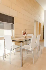 Bayview No 2 - Beachfront Apartment - Image 4