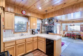 7 Cedar Lodge - Image 4