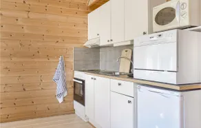 2 Bedroom Cozy Home In Vallavik - Image 4
