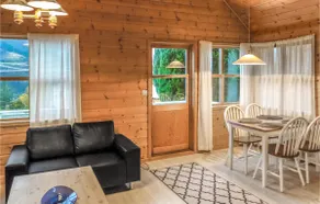 2 Bedroom Cozy Home In Vallavik - Image 3