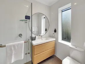 Parkside 1 bedroom home, Whisper quiet - Image 2