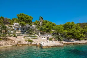 Beachfront Villa Pure Life with Pool - Image 2
