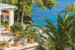 Beachfront Villa Pure Life with Pool - Image 4