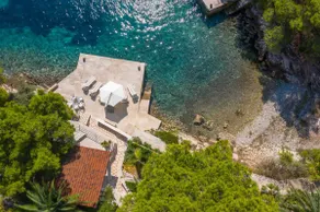Beachfront Villa Pure Life with Pool - Image 5
