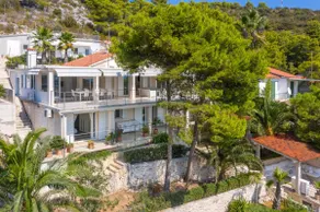 Beachfront Villa Pure Life with Pool - Image 3