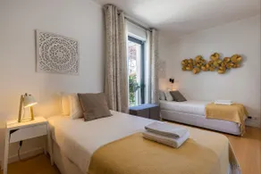 Panorama - Luxurious 4BDR Penthouse by LovelyStay - Image 4