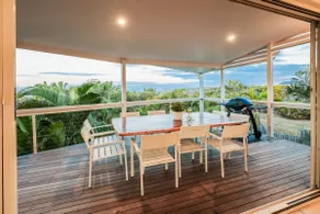 Beach Vista Agnes Water - luxurious beachfront with pool. pet friendly, air con & huge entertaining - Image 4