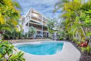 Beach Vista Agnes Water - luxurious beachfront with pool. pet friendly, air con & huge entertaining - Image 2