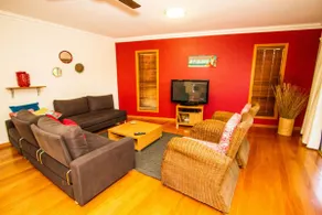 Damia Villa 2 Agnes Water - pool, walk to beach, air conditioned - Image 4